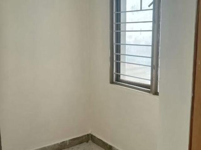 Flat for sale in South West Delhi, Deri