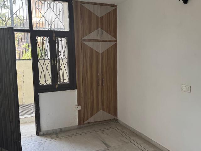 House for sale in Sector 31, Noida