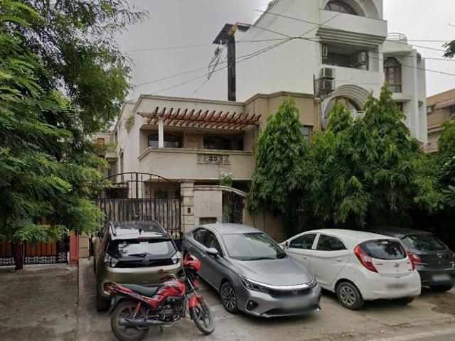 House for sale in New Friends Colony, Delhi