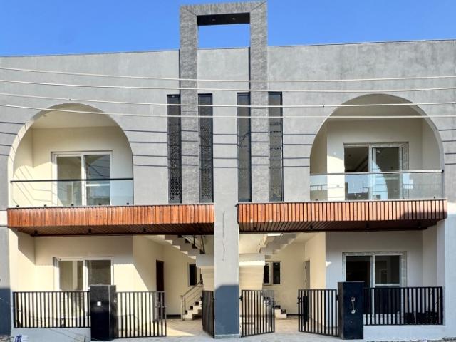 House for sale in Jhandpur, Sahibzada Ajit Singh Nagar