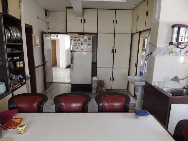 Flat for sale in Khar, Mumbai