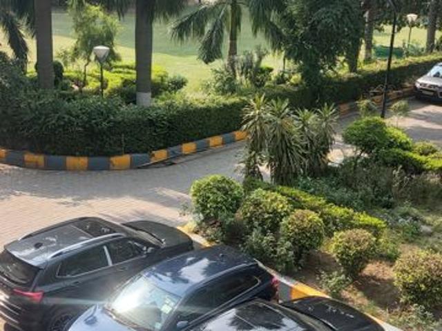 Flat for sale in Madhu Vihar, Delhi