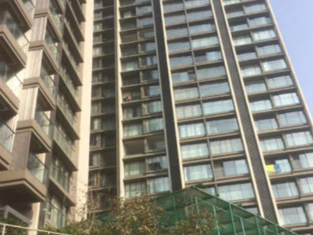 Flat for sale in Santacruz West, Mumbai