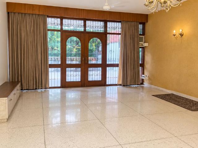 Property for sale in Krishna Nagar, Delhi