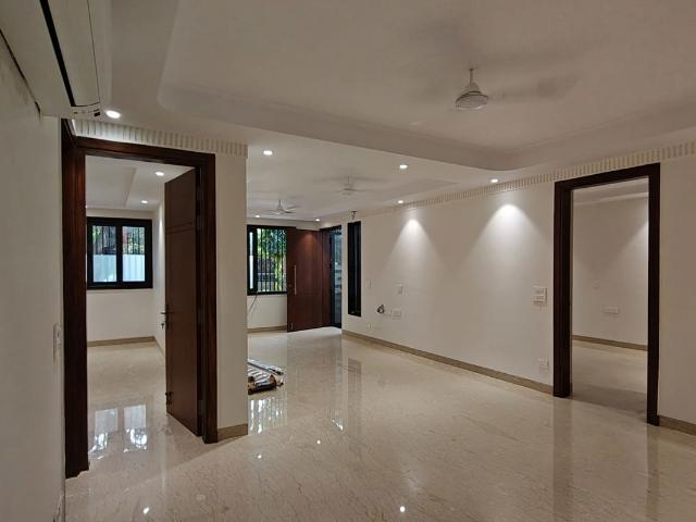 Flat for sale in Vasant Kunj, Delhi