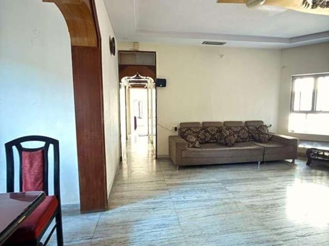 Flat for sale in Khar, Mumbai