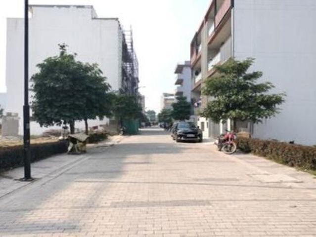 House for sale in Hariana