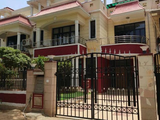 Villa for sale in Sushant Lok III, Gurugram