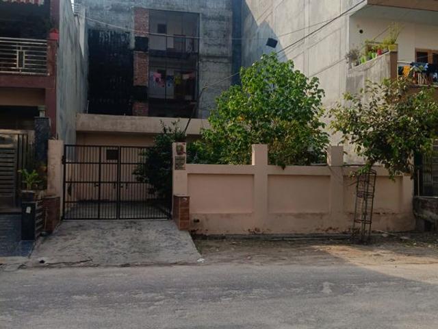 Villa for sale in Sector 51, Noida