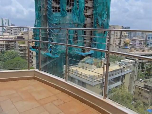 Flat for sale in Khar, Mumbai