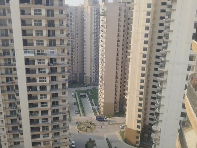 Flat for sale in Barola, Noida