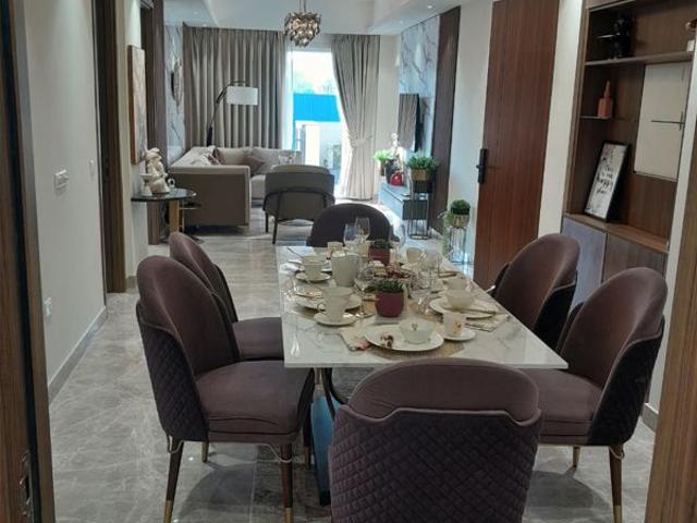 Flat for sale in Palm Hills, Gurugram