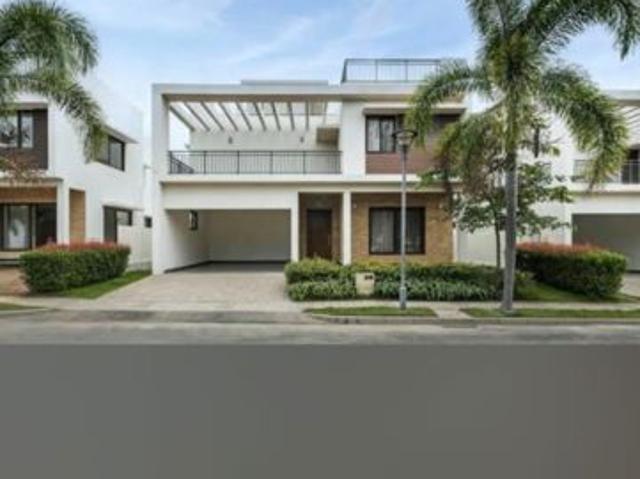 Villa for sale in Adarsh Palm Acres, Misiganahalli