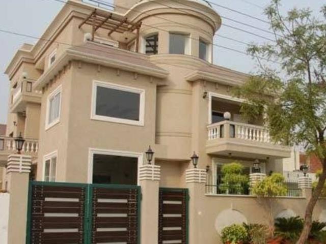 House for sale in Sector 56, Noida