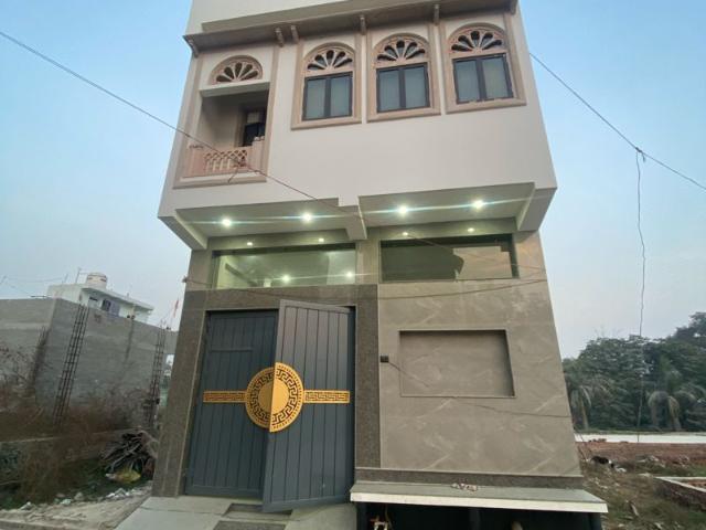 House for sale in North East Delhi, Delhi