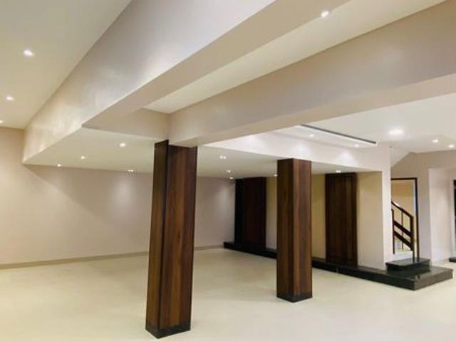 House for sale in Andheri West, Mumbai