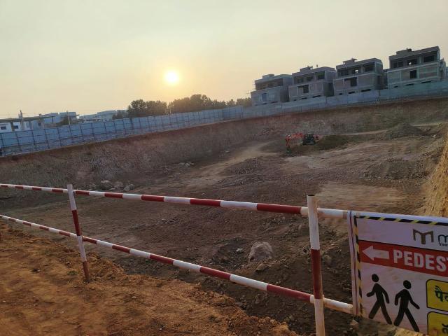 Flat for sale in Phase 5, Hyderabad