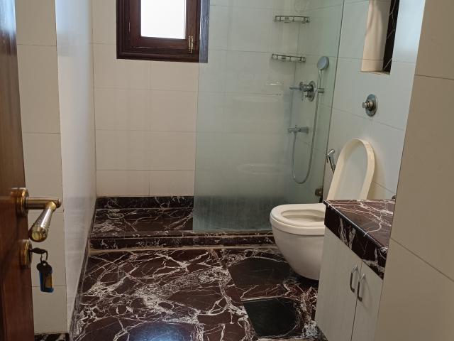 House for sale in New Friends Colony, Delhi