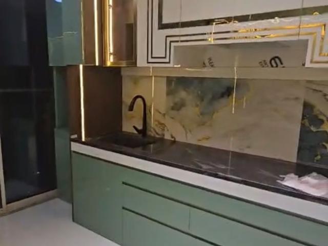 Flat for sale in Tulsi Wadi, Mumbai City District