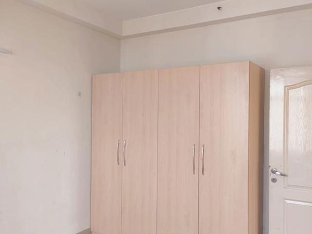 Flat for sale in Hazipur, Noida