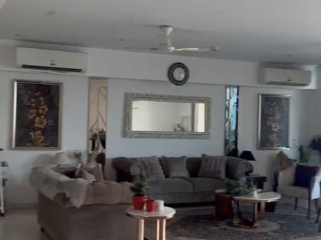 Flat for sale in DLF 5, Gurugram