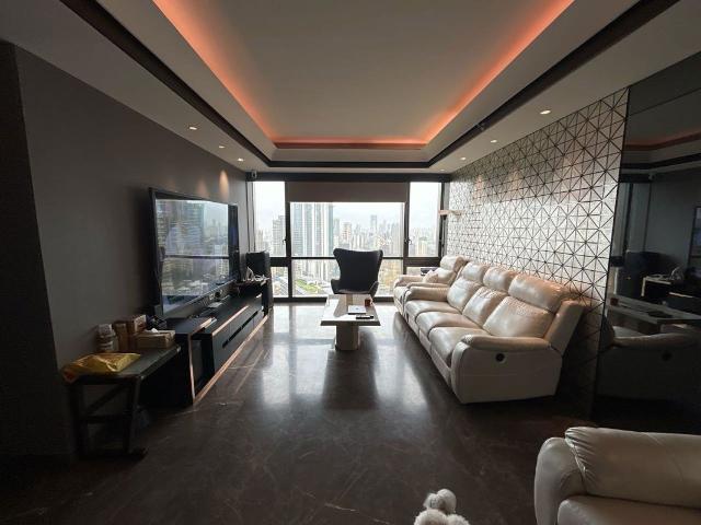 Flat for sale in Lower Parel, Mumbai City District