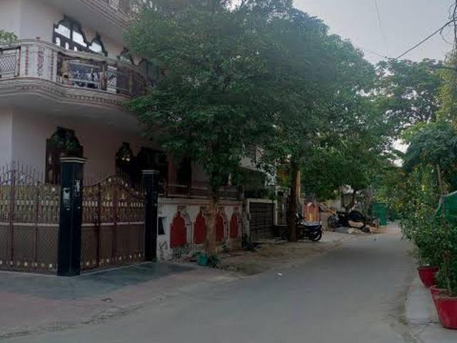 House for sale in Sector 14, Noida