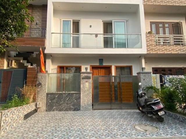 House for sale in Baronjian, Sahibzada Ajit Singh Nagar