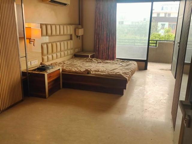 Flat for sale in Sector 45, Faridabad