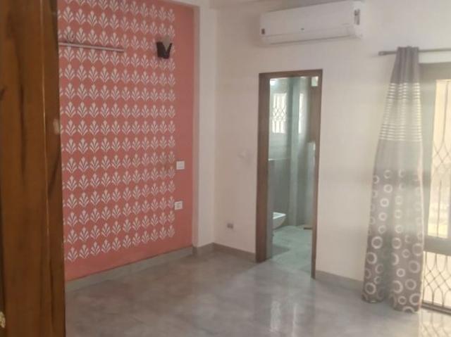 Villa for sale in East Delhi, Deri