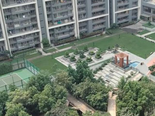 Flat for sale in Sector 43, Noida