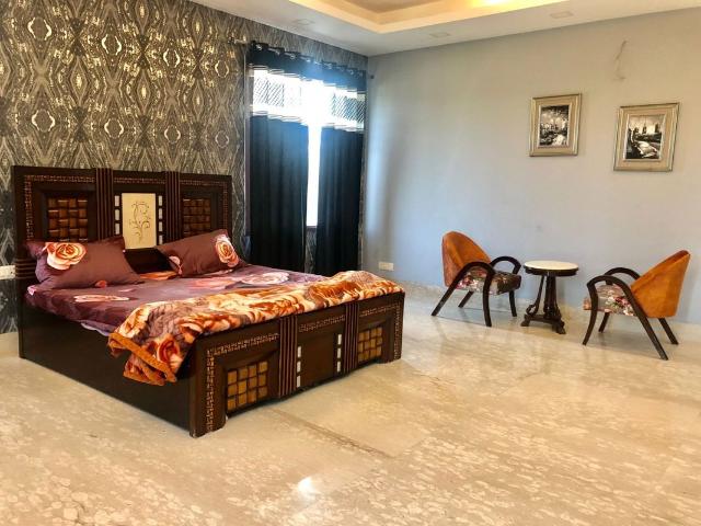 Villa for sale in Chhattarpur, Delhi
