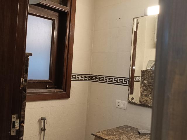 House for sale in New Friends Colony, Delhi