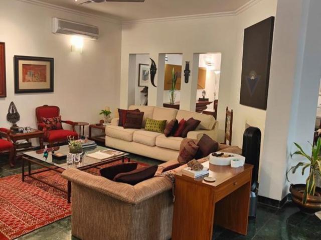 Villa for sale in Deri