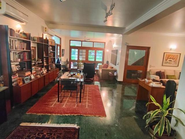 Villa for sale in Deri