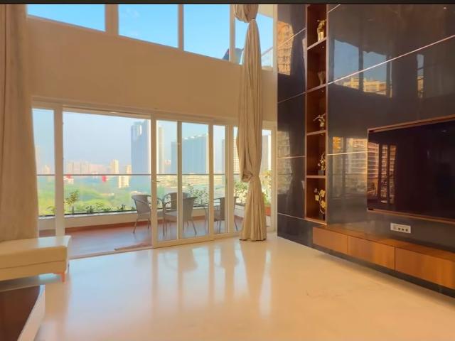 Flat for sale in Khar, Mumbai