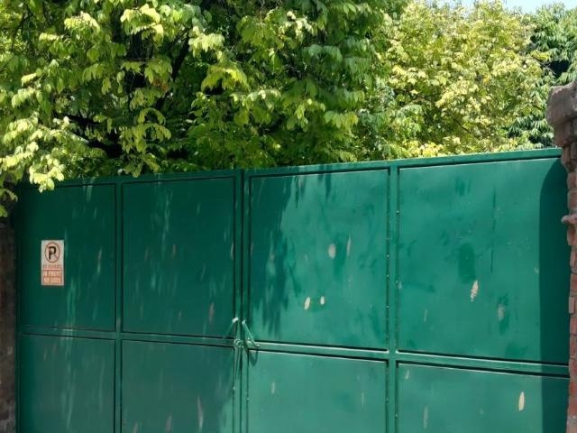 Villa for sale in Central Delhi, Deri