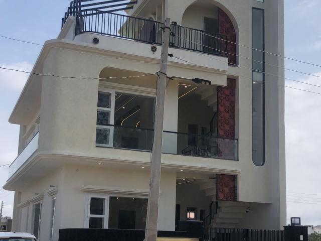 House for sale in Jalvayu Vihar, Jhandpur