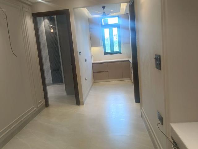 Flat for sale in South West Delhi, Deri