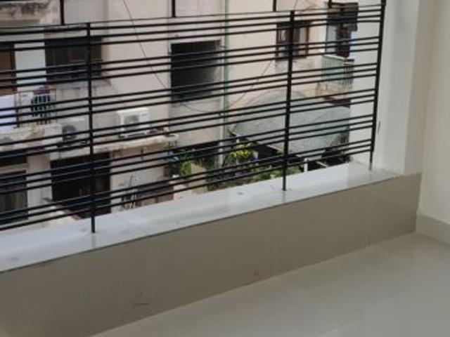 Flat for sale in Sarita Vihar, Delhi