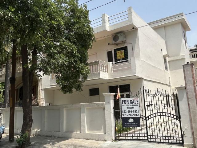 House for sale in Sector 39, Noida