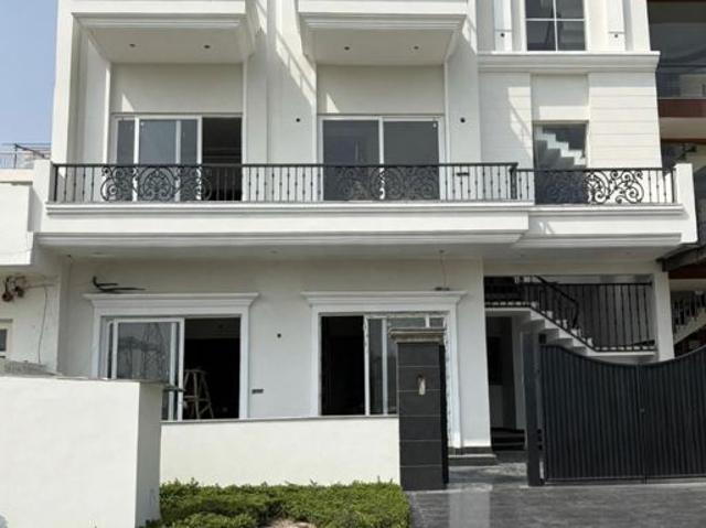 House for sale in Sector 82A, Mohali