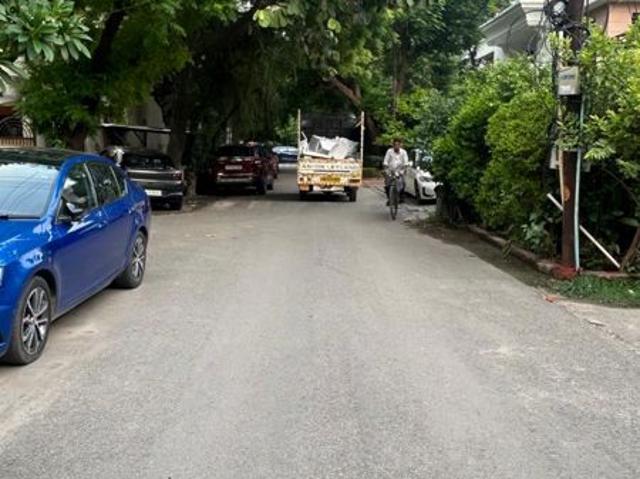 Villa for sale in Sector 30, Noida