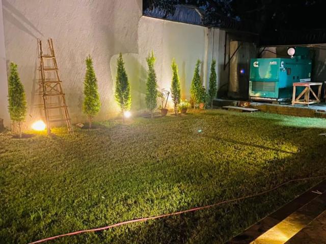 Villa for sale in East Delhi, Deri