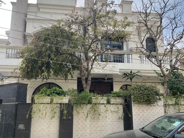 House for sale in Hariana