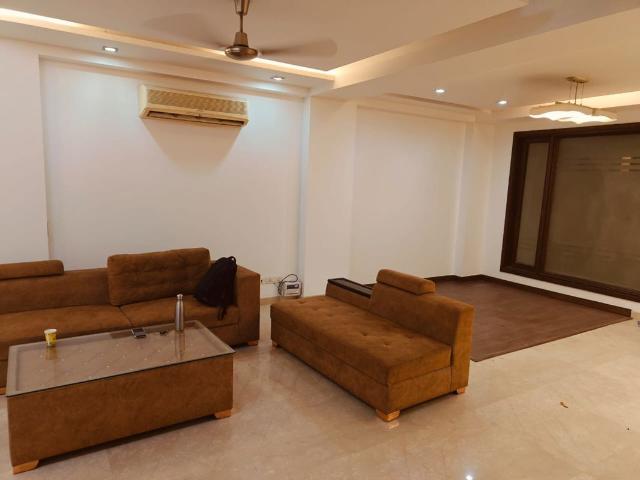 Villa for sale in East Delhi, Deri