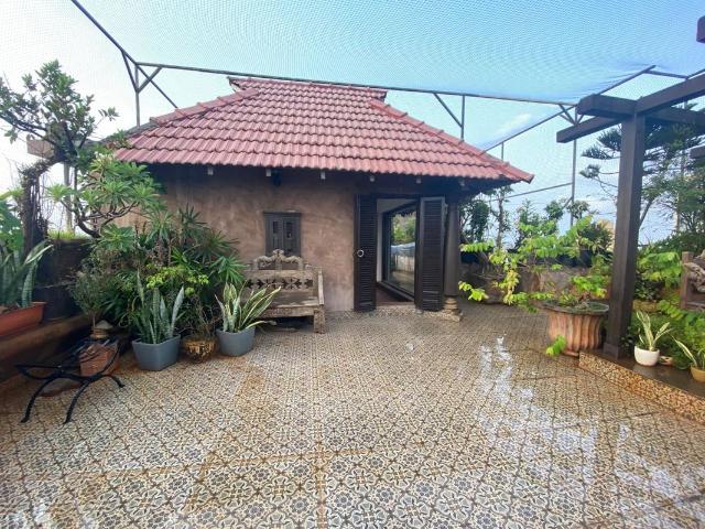 Villa for sale in Juhu, Mumbai