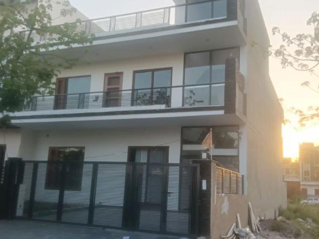 House for sale in Firozpur, Sahibzada Ajit Singh Nagar