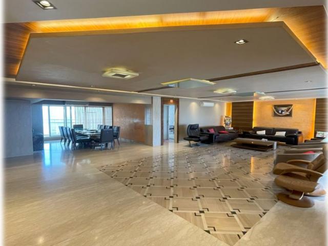 Flat for sale in Khar, Mumbai