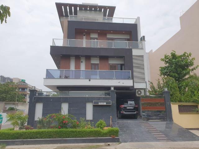 House for sale in Barola, Noida
